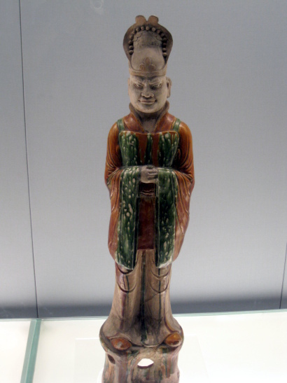 Tang Dynasty official statue in the Shanghai Museum