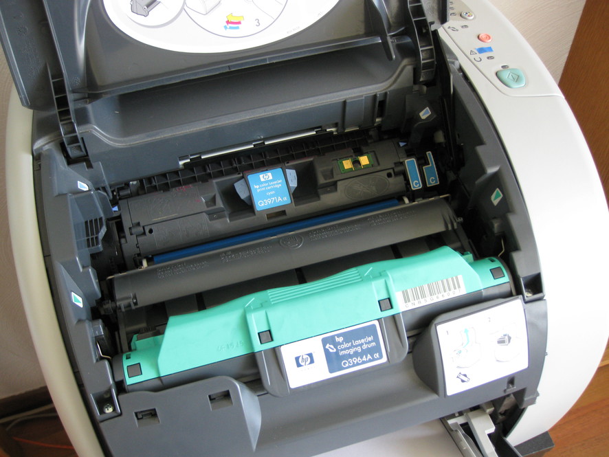 Imaging drum and toner cartridges.